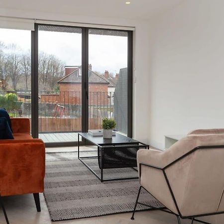 Modern 2 Bedroom Apartment In Wimbledon ลอนดอน ภายนอก รูปภาพ