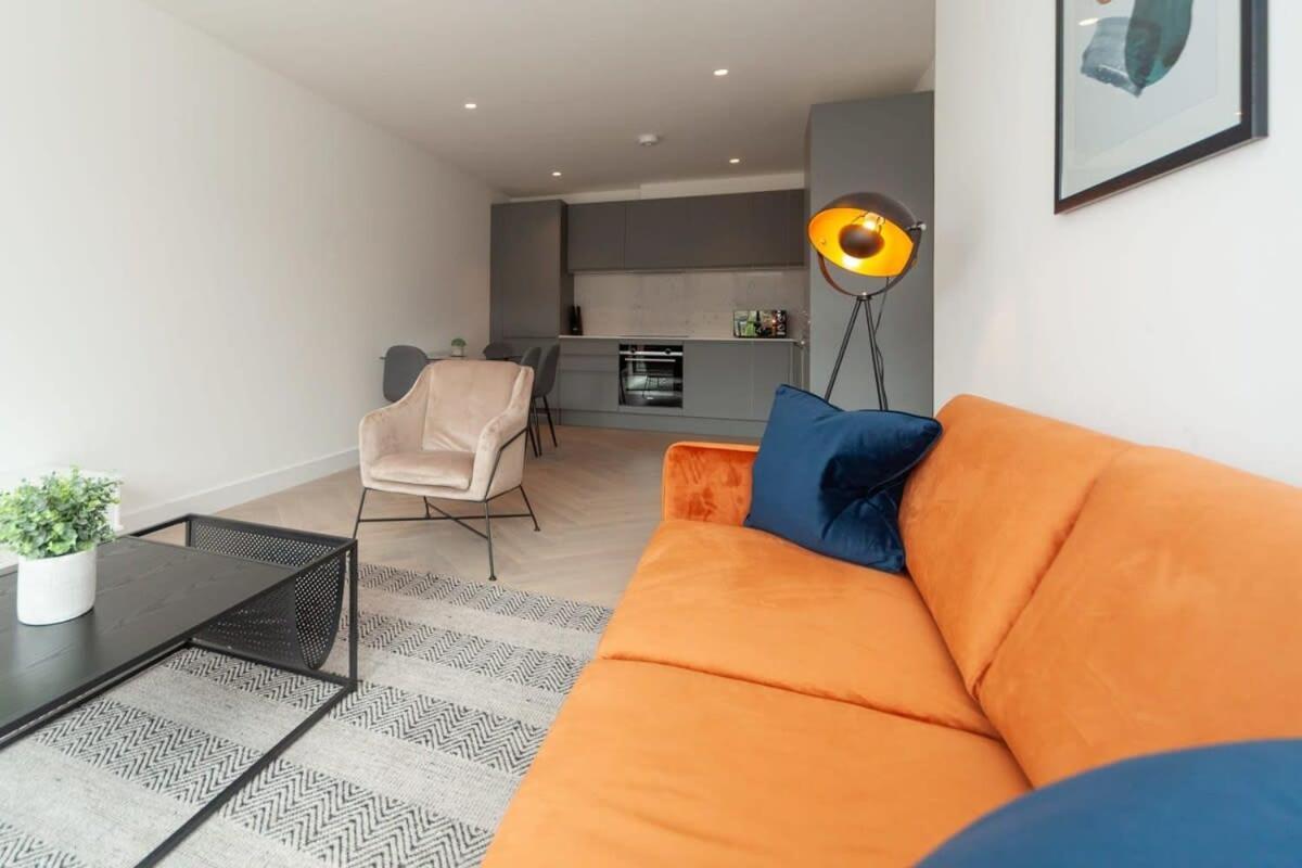 Modern 2 Bedroom Apartment In Wimbledon ลอนดอน ภายนอก รูปภาพ