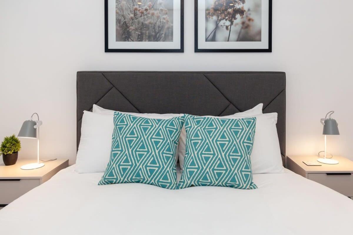 Modern 2 Bedroom Apartment In Wimbledon ลอนดอน ภายนอก รูปภาพ
